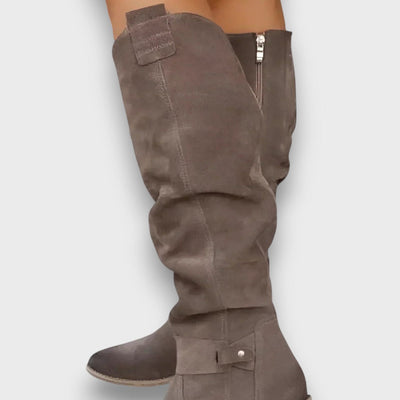 Leontine | Kniehohe Stiefel mit samtigem Charme