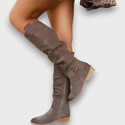 Leontine | Kniehohe Stiefel mit samtigem Charme